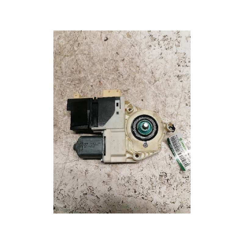 Recambio de motor elevalunas delantero izquierdo para citroën c4 berlina vtr plus referencia OEM IAM 996385103 20/6 PINS
