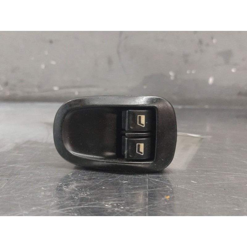 Recambio de mando elevalunas delantero izquierdo para peugeot 206 berlina xr referencia OEM IAM - Rojo 5