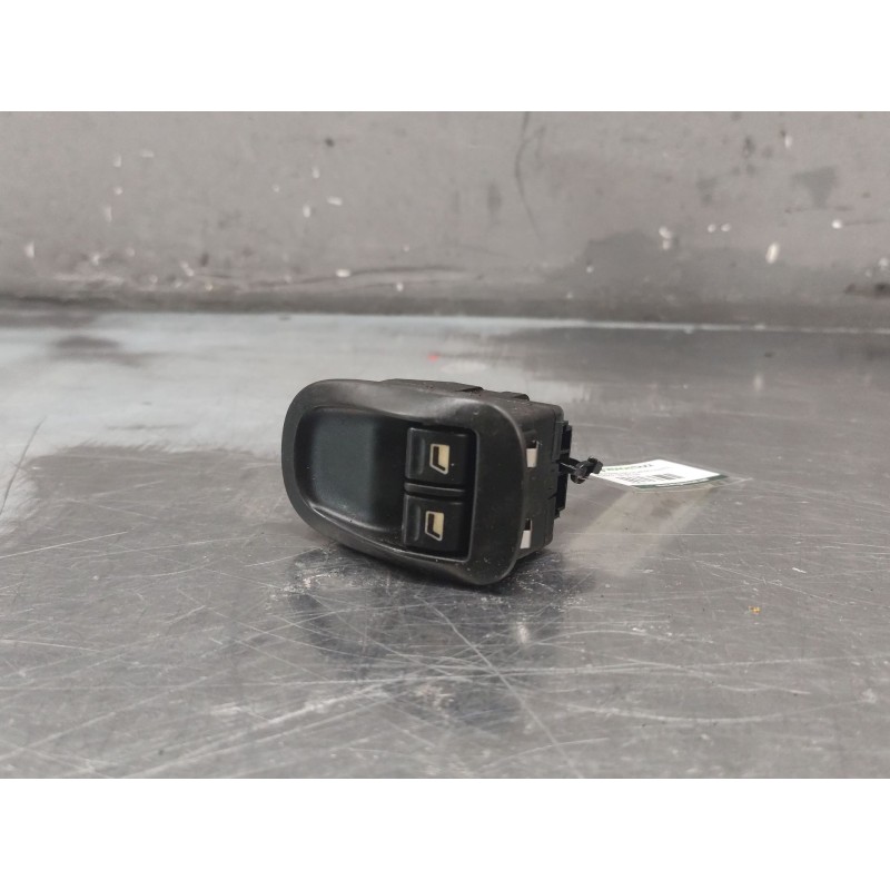 Recambio de mando elevalunas delantero izquierdo para peugeot 206 berlina xr referencia OEM IAM - Rojo 6
