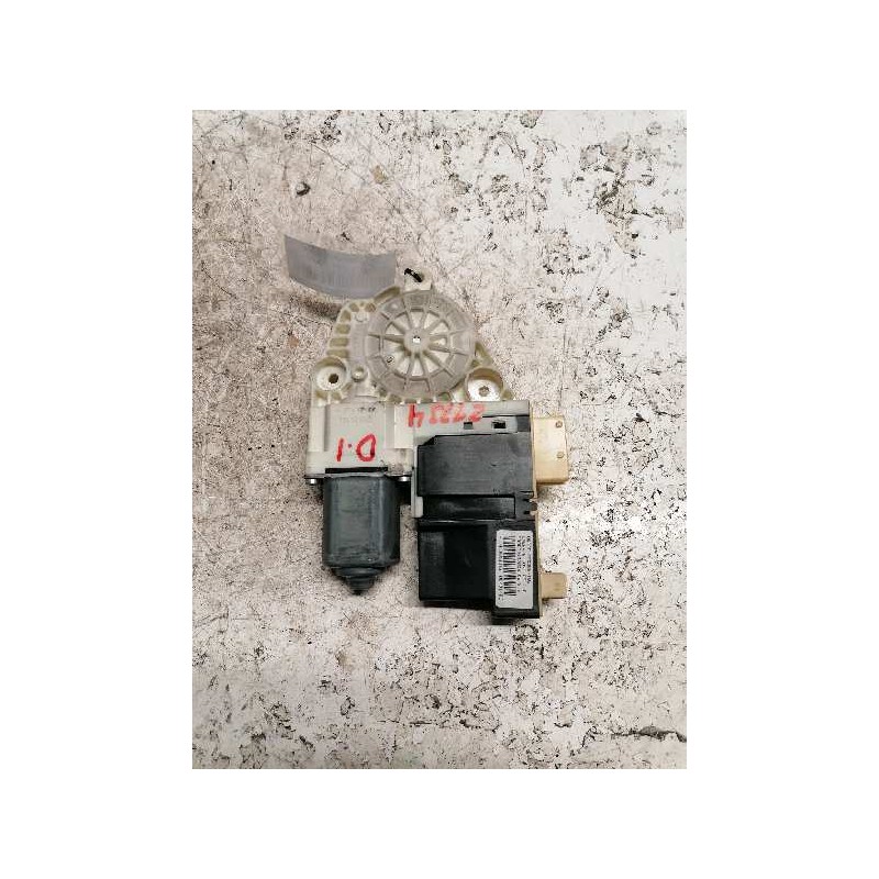 Recambio de motor elevalunas delantero izquierdo para citroën c4 berlina vtr plus referencia OEM IAM 996385103 20/6 PINS 3