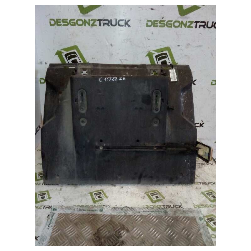 Recambio de guardabarros trasero izquierdo para volvo fh xxx fg 4x2 std/med corto referencia OEM IAM  PARTE DELANTERA 