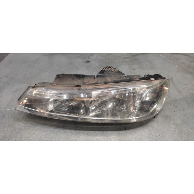 Recambio de faro izquierdo para peugeot 406 berlina (s1/s2) svdt referencia OEM IAM   