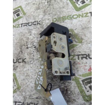 Recambio de cerradura puerta delantera derecha para renault premium distribution fas 4x2 cabina larga referencia OEM IAM 5001858