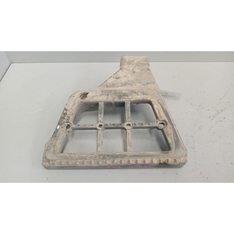 Recambio de peldaño derecho para daf serie xf105.xxx 12.9 diesel referencia OEM IAM 1641631  