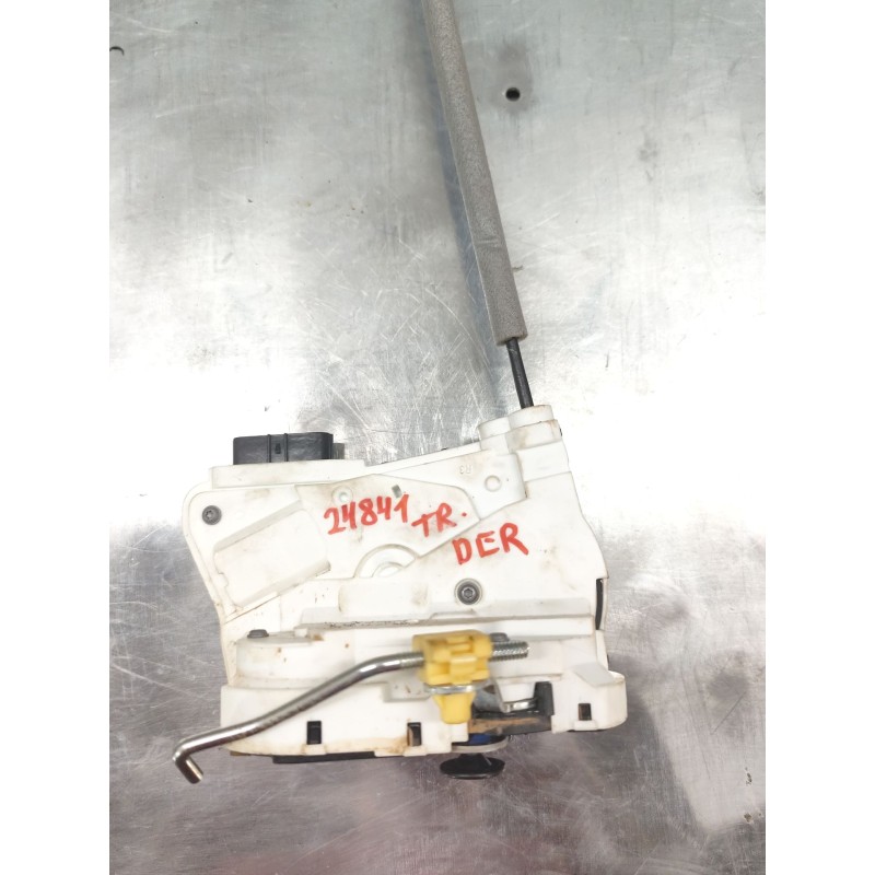 Recambio de cerradura puerta trasera izquierda para mg zs suv (azs1) 1.5 vti referencia OEM IAM 10845782  