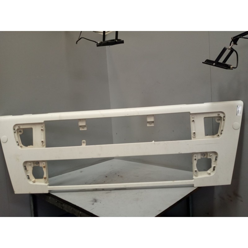 Recambio de molduras delanteras para volvo fh xxx 12.8 diesel referencia OEM IAM 20516774  