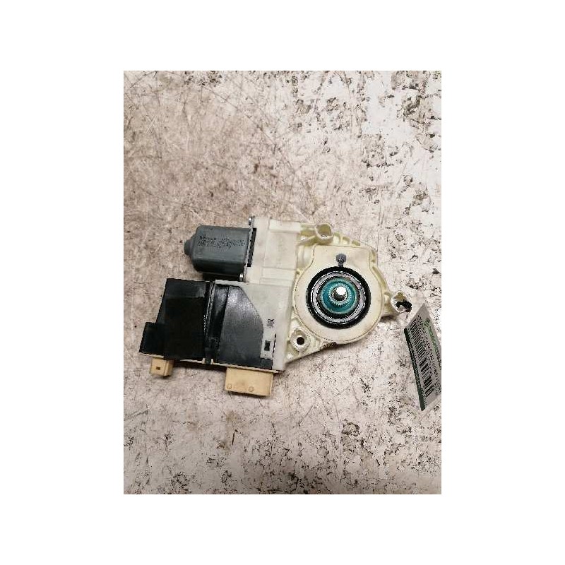 Recambio de motor elevalunas delantero derecho para citroën c4 berlina vtr plus referencia OEM IAM 996388103 20/6 PINS