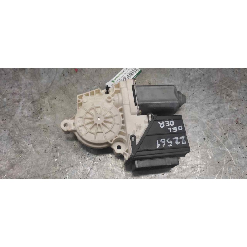 Recambio de motor elevalunas delantero derecho para seat ibiza (6l1) cool referencia OEM IAM 104383101 05074140 SIEMENS