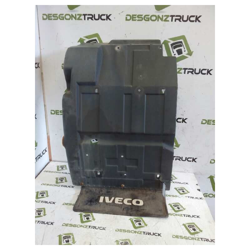 Recambio de guardabarros delantero izquierdo para iveco eurocargo chasis  (typ 150 e 23) tráfico urbano referencia OEM IAM 81426