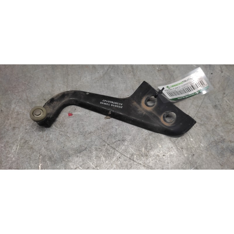 Recambio de bisagra puerta corredera para mercedes-benz vito kasten (639) 2.1 cdi referencia OEM IAM A6397600147 SUPERIOR DERECH