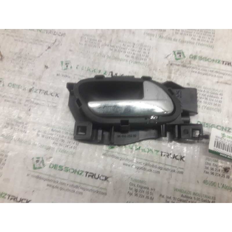 Recambio de maneta interior trasera derecha para peugeot 308 confort referencia OEM IAM 9660525380  