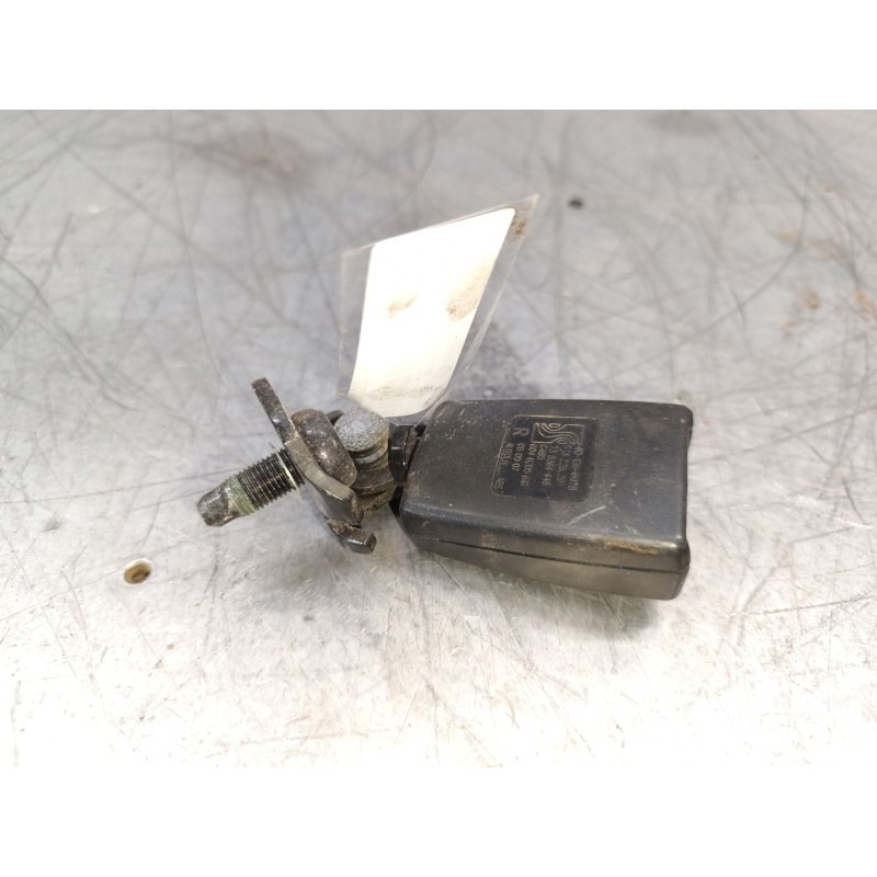 Recambio de enganche de cinturon trasero derecho para opel corsa d ''111 years'' referencia OEM IAM 735364448 - Negro 2
