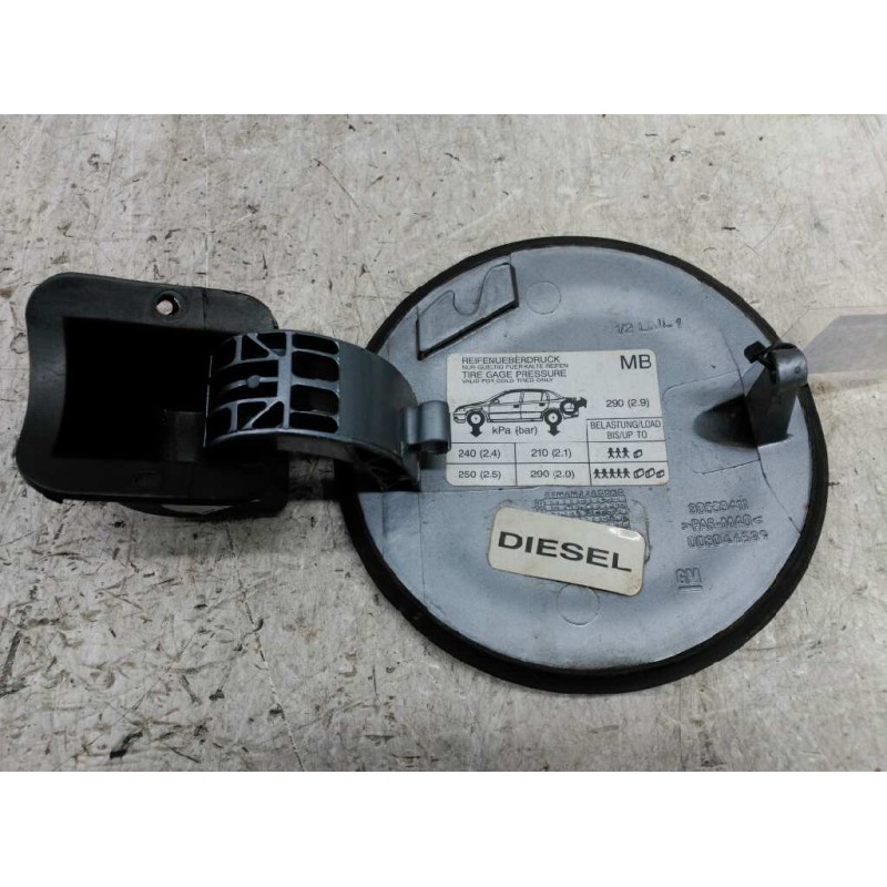 Recambio de tapa exterior combustible para opel astra g berlina club referencia OEM IAM 008046589 2