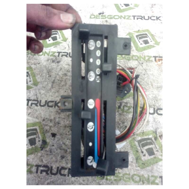 Recambio de mando calefaccion / aire acondicionado para nissan trucks l80.09 l80.14 referencia OEM IAM 810421263F  