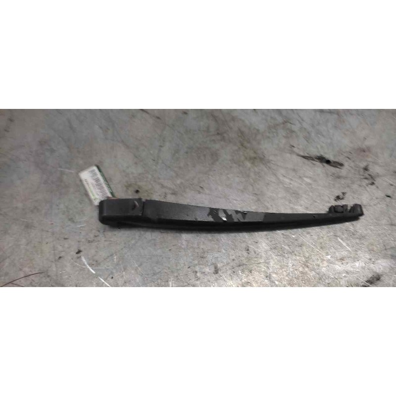 Recambio de brazo limpia trasero para peugeot 207 xs pack referencia OEM IAM   