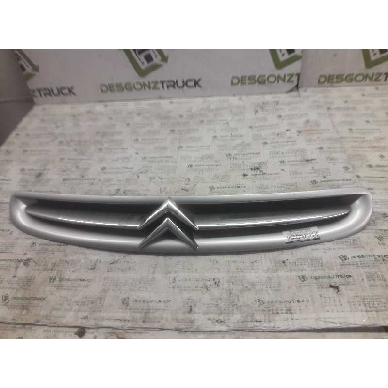 Recambio de rejilla delantera central para citroën xsara picasso 1.6 16v exclusive referencia OEM IAM 9632099177  