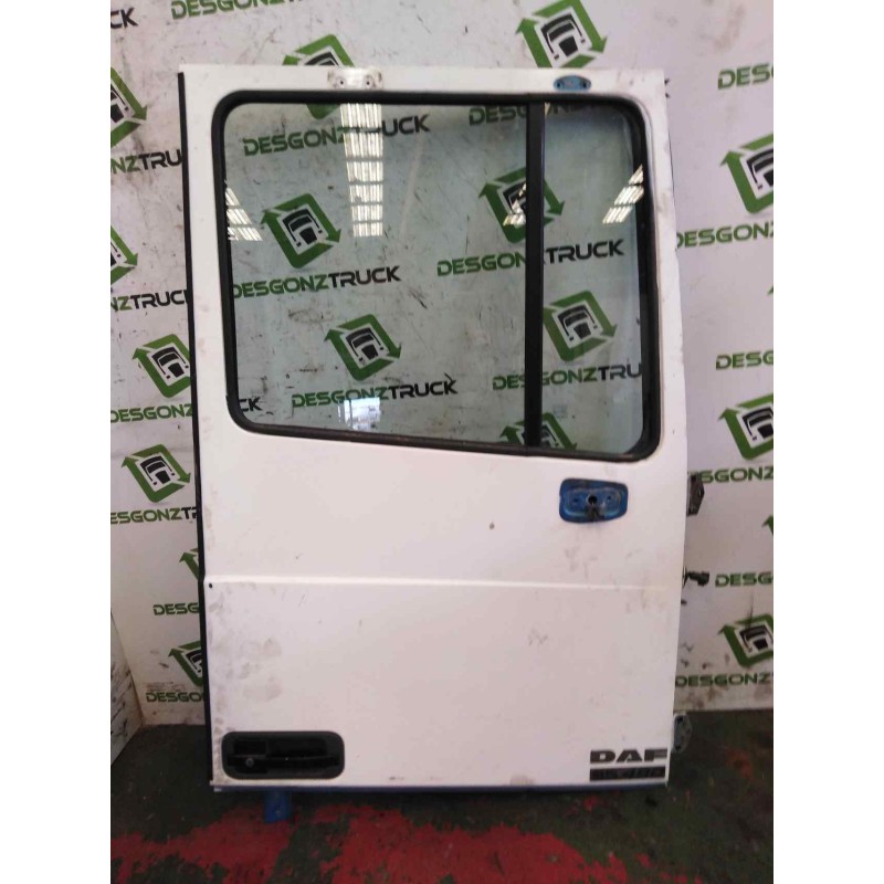 Recambio de puerta delantera derecha para daf serie 95 xf .xxx 12.6 diesel referencia OEM IAM   