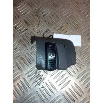Recambio de mando elevalunas delantero derecho para scania serie 4 (p/r 124 l) fsa 470 (4x2) e3 corto cr 13 / 14 b referencia OE