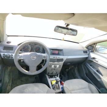 opel astra h berlina del año 2004