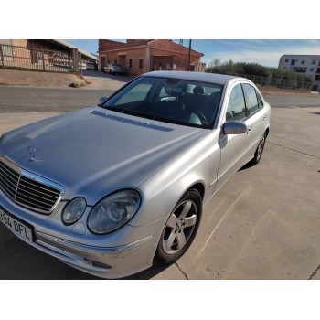 mercedes-benz clase e (w211) berlina del año 2005
