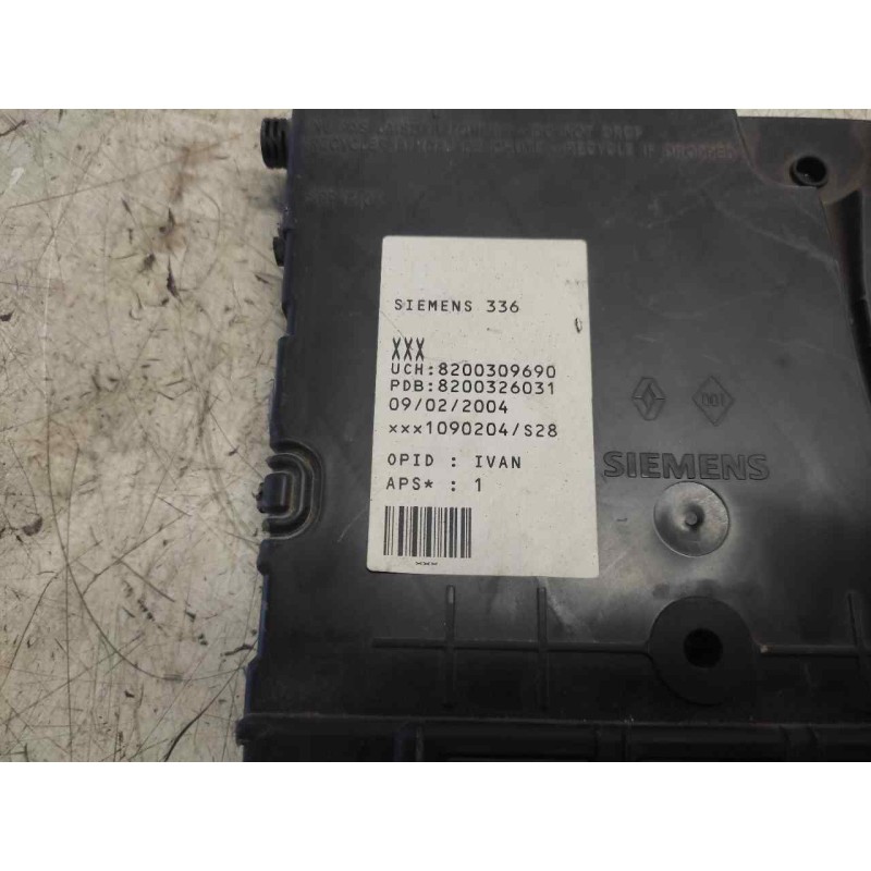 Recambio de caja reles / fusibles para renault megane ii berlina 5p authentique referencia OEM IAM 8200309690 S118400220D - Verde 2