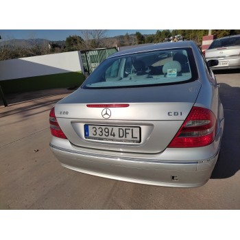 mercedes-benz clase e (w211) berlina del año 2005