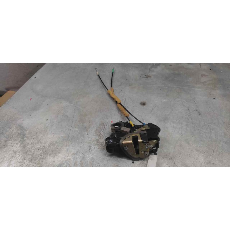 Recambio de cerradura puerta delantera izquierda para toyota corolla verso (r1) 2.0 d-4d luna referencia OEM IAM  6 PINS 