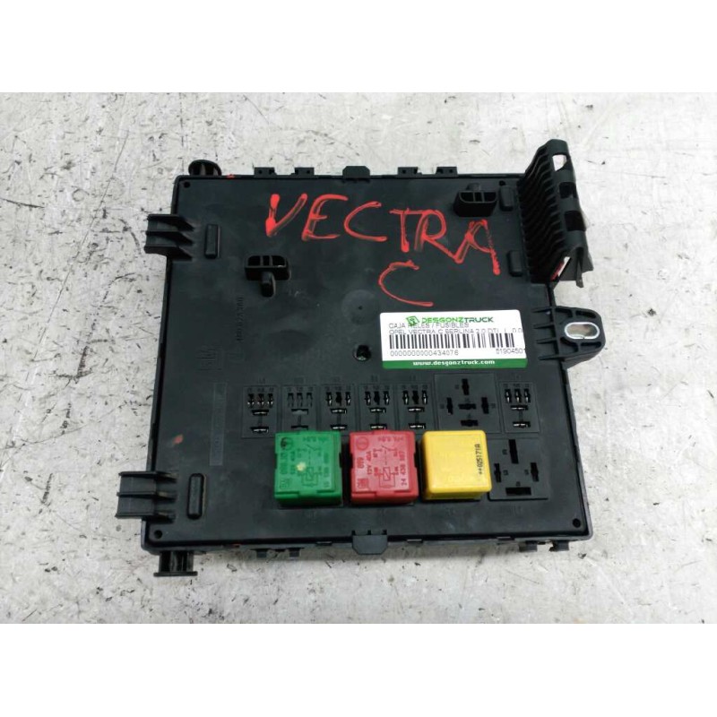 Recambio de caja reles / fusibles para opel vectra c berlina 2.0 dti referencia OEM IAM 519045017 460023260 