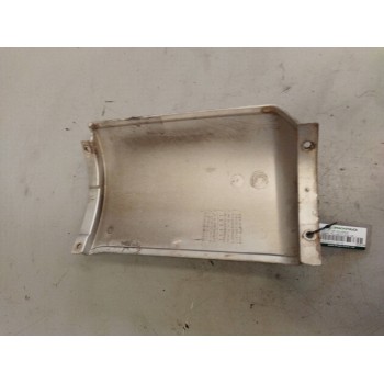 Recambio de deflector izquierdo para nissan trucks atleon 140 referencia OEM IAM 623819X000 623819X001 