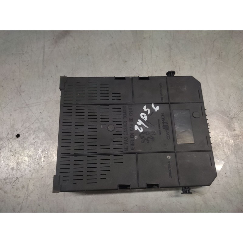 Recambio de caja reles / fusibles para peugeot 3008 i monospace (0u_) 1.6 hdi referencia OEM IAM 281197595 2