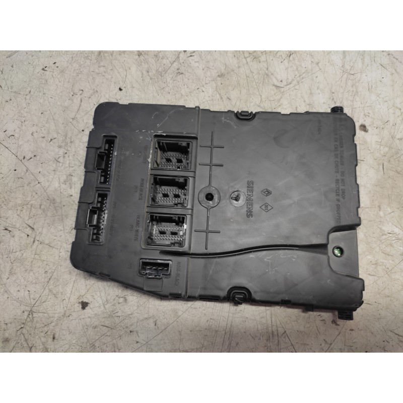 Recambio de caja reles / fusibles para renault scenic ii authentique referencia OEM IAM 8200525384 S118400150D 