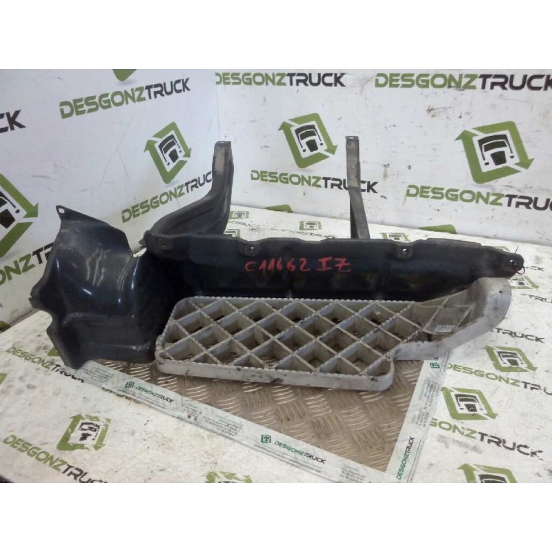 Recambio de peldaño izquierdo para scania serie 4 (p/r 124 l) fsa 470 (4x2) e3 corto cr 13 / 14 b referencia OEM IAM 1535035 PAR - Blanco