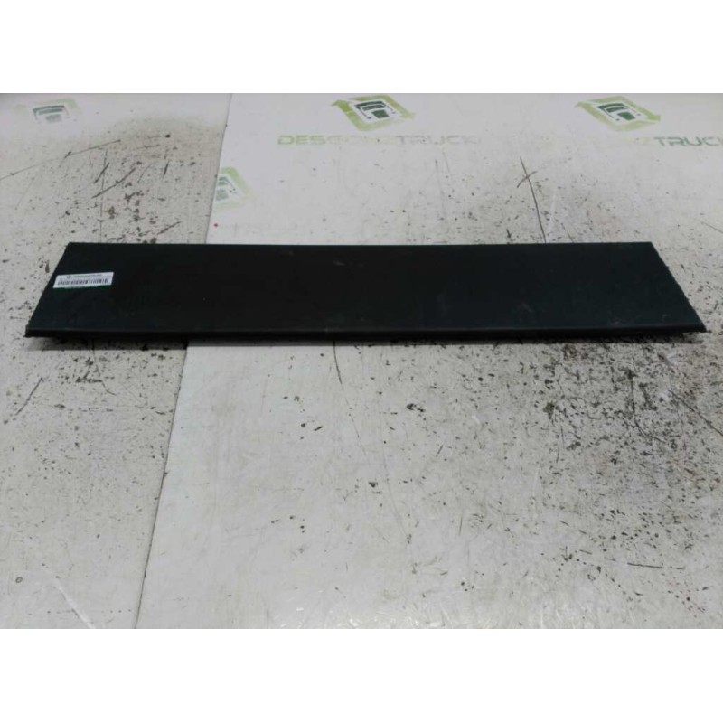 Recambio de moldura puerta trasera izquierda para peugeot boxer kombi (rs3000)(333) hdi luxus (330) referencia OEM IAM 130805807