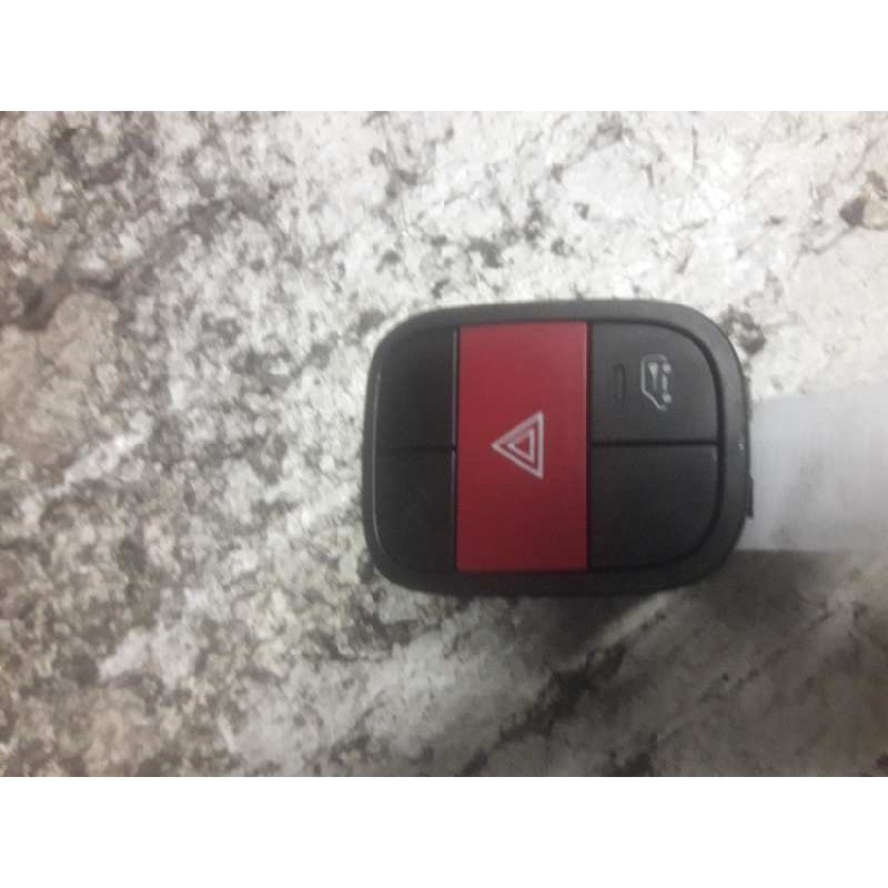 Recambio de warning para fiat fiorino referencia OEM IAM 07355952190 30280989 12 PINS