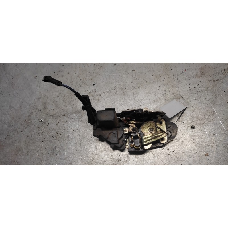 Recambio de cerradura puerta trasera derecha para kia shuma 1.5 comfort 5 berlina referencia OEM IAM  2 PINS 2