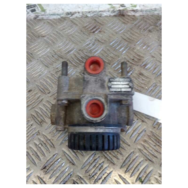 Recambio de valvula aire para iveco eurocargo tector chasis  (modelo 180 e 28) tráfico urbano referencia OEM IAM AC574AXI  