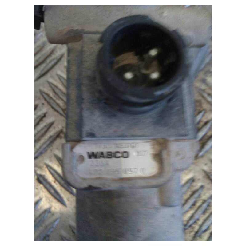 Recambio de valvula aire para scania serie p/g/r (l-clase) fsa g420 (4x2) corto cg 14 referencia OEM IAM 1453761 4721950970 ELEC - Blanco 2