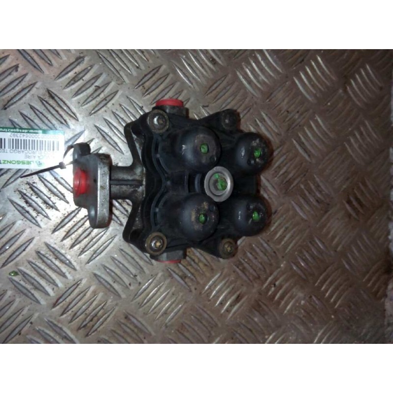 Recambio de valvula aire para iveco eurocargo tector chasis  (modelo 180 e 28) tráfico urbano referencia OEM IAM AE4608 ZB4601 K 3