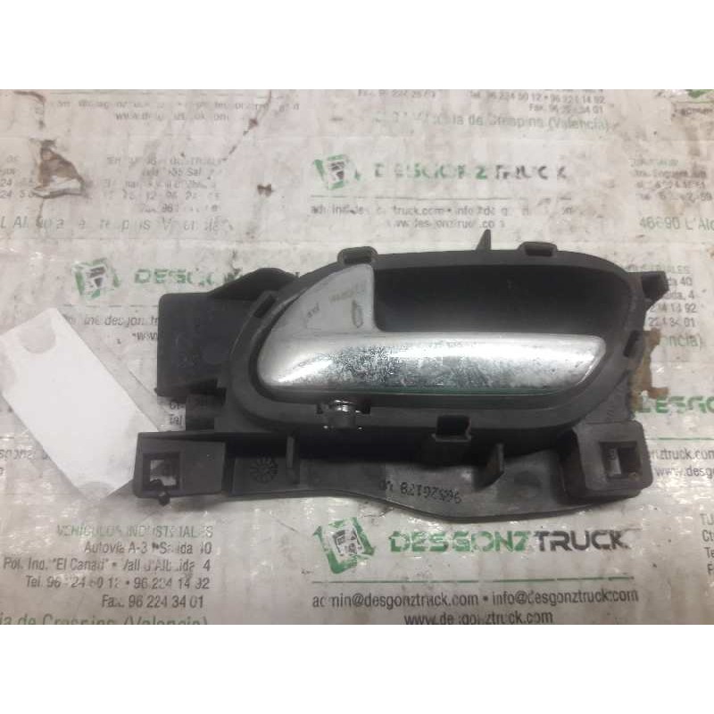 Recambio de maneta interior delantera izquierda para peugeot 407 st sport referencia OEM IAM 96526178  