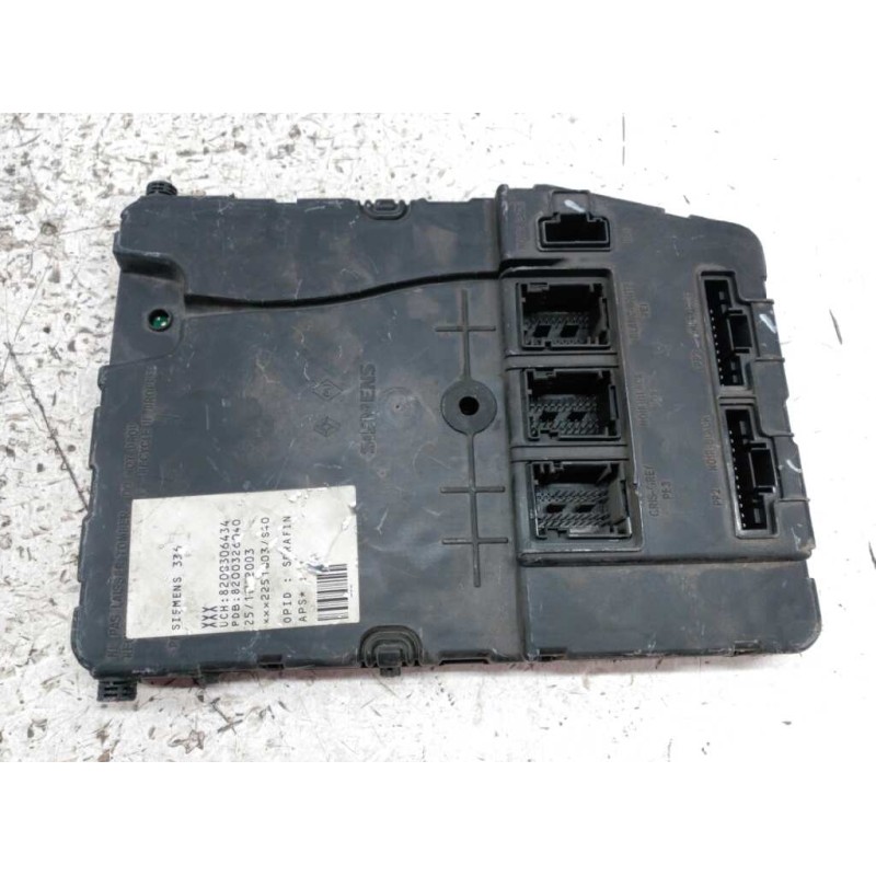 Recambio de caja reles / fusibles para renault megane ii berlina 5p 1.5 dci diesel referencia OEM IAM 8200306434 8200326040 SIEM - Gris
