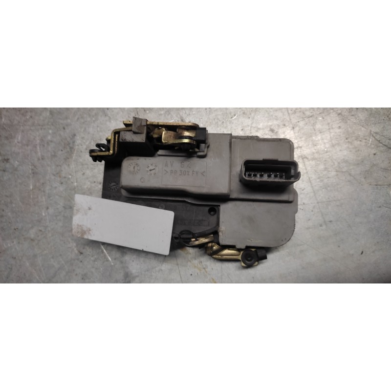 Recambio de cerradura puerta delantera izquierda para peugeot 206 berlina xs referencia OEM IAM  6 PINS 2