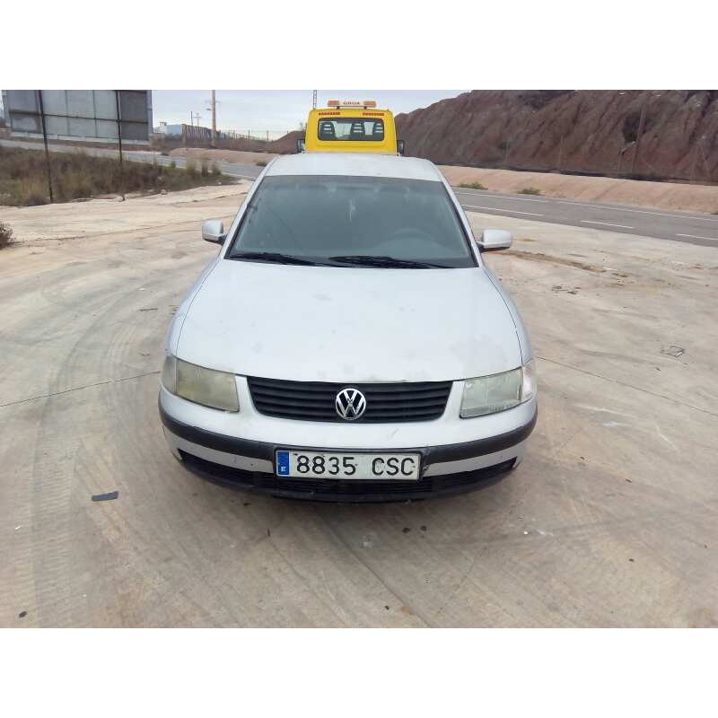 VOLKSWAGEN PASSAT BERLINA (3B2)