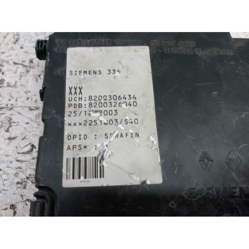 Recambio de caja reles / fusibles para renault megane ii berlina 5p 1.5 dci diesel referencia OEM IAM 8200306434 8200326040 SIEM - Gris 3