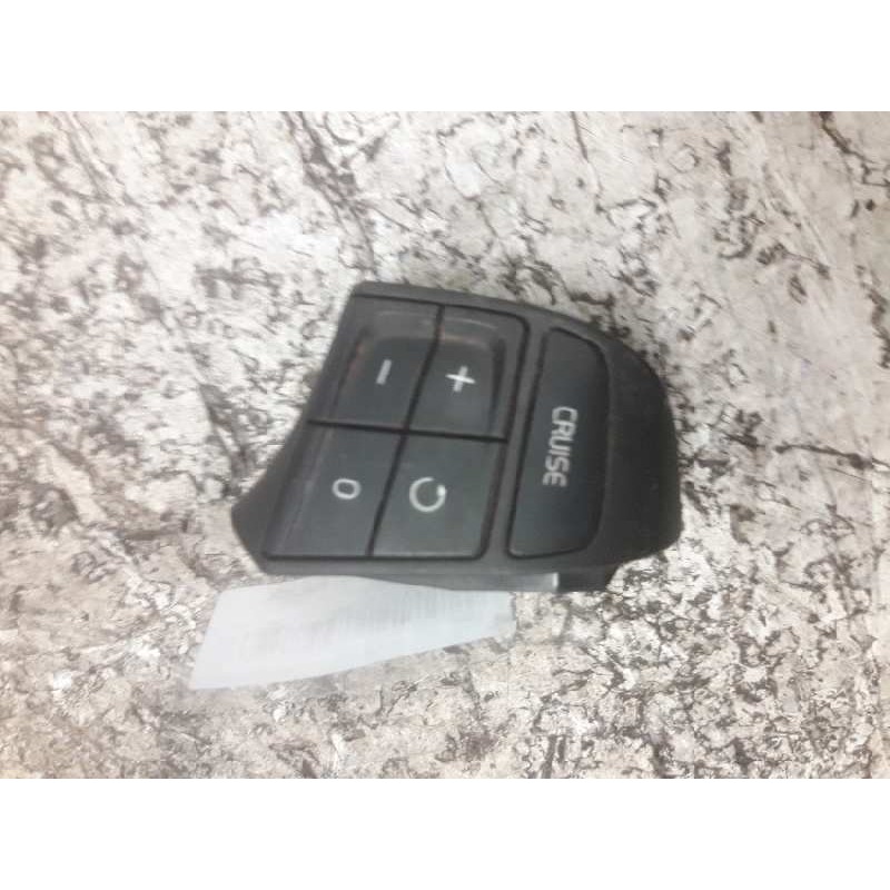 Recambio de mando volante para volvo c30 d5 r-design referencia OEM IAM 30739638 06W29 3 PINS