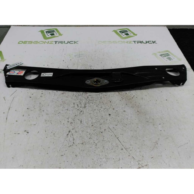 Recambio de travesaño superior para peugeot 205 berlina 1.8 d generation referencia OEM IAM   