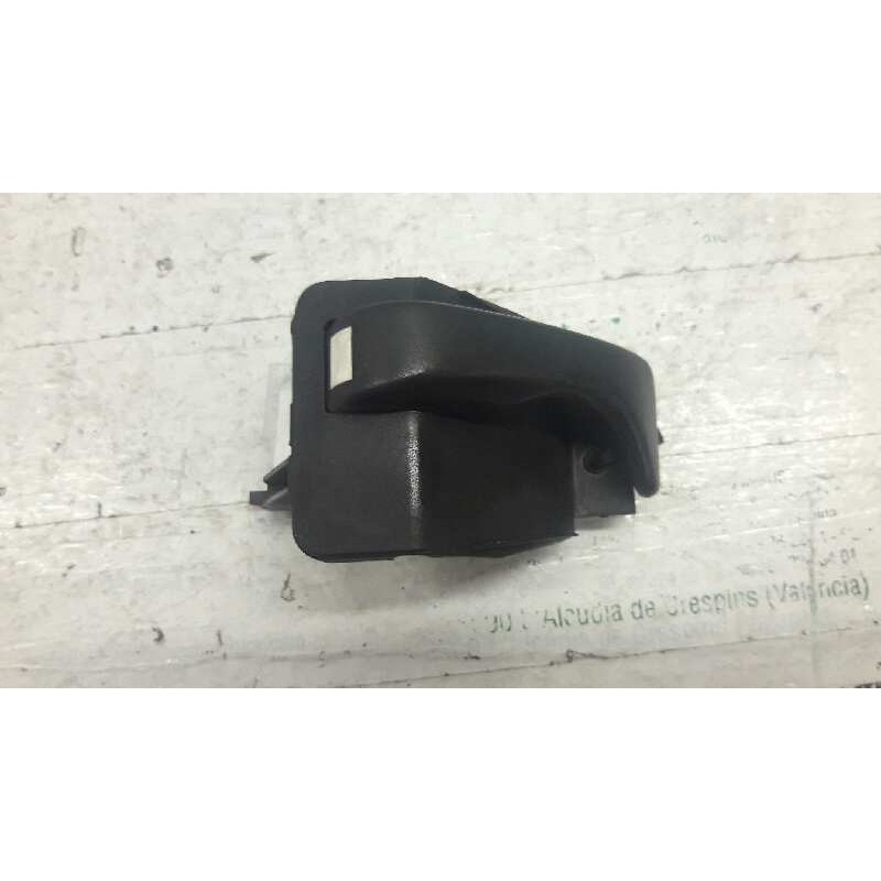 Recambio de maneta interior delantera derecha para ford fiesta berl./courier surf referencia OEM IAM 89FBA22600AA  