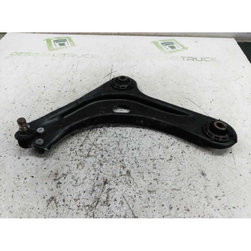 Recambio de brazo suspension inferior delantero izquierdo para citroën c3 1.4 sx referencia OEM IAM   