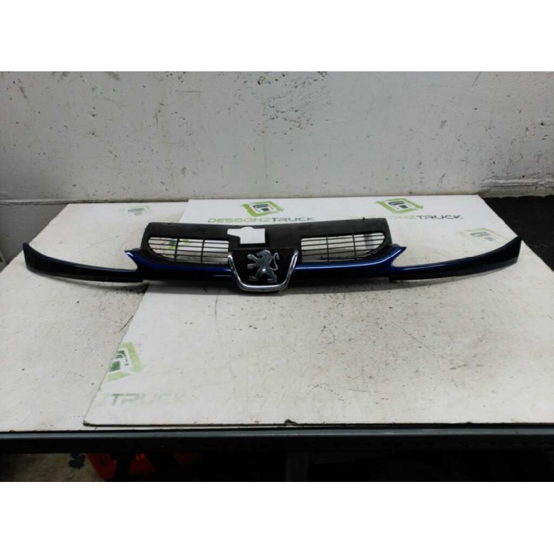 Recambio de rejilla delantera central para peugeot 206 berlina xr referencia OEM IAM 9628691277  