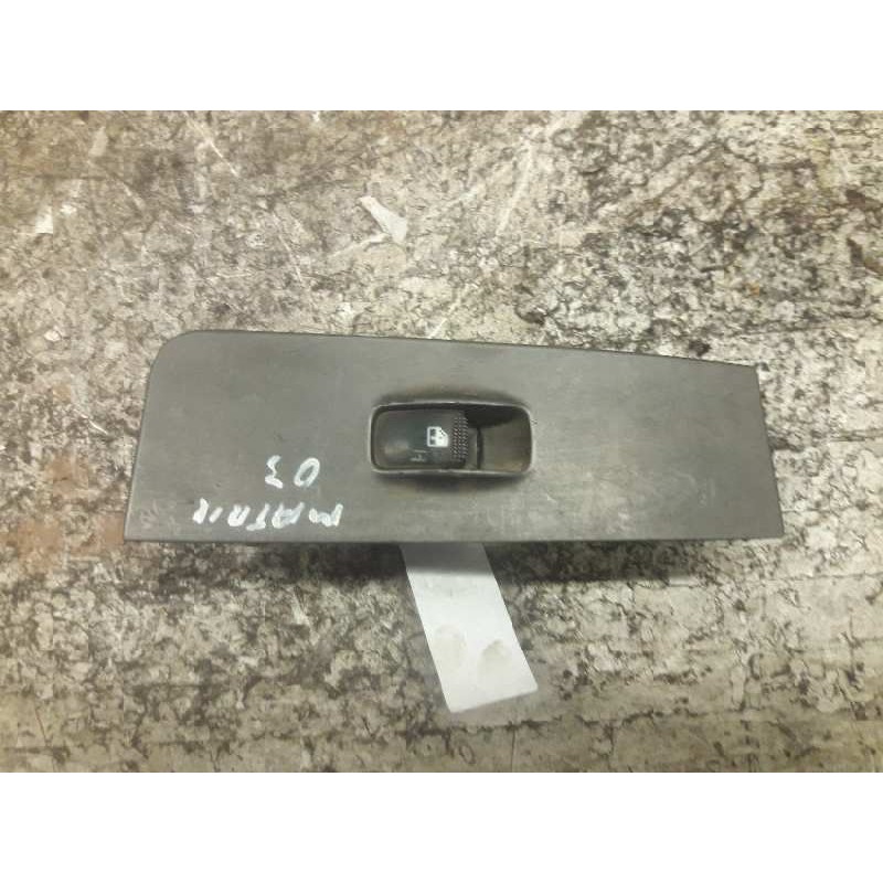 Recambio de mando elevalunas delantero derecho para hyundai matrix (fc) 1.5 crdi 16v gls referencia OEM IAM 9358017000YN 8 PINS