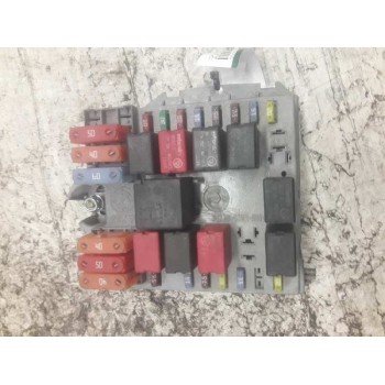 CAJA RELES / FUSIBLES 